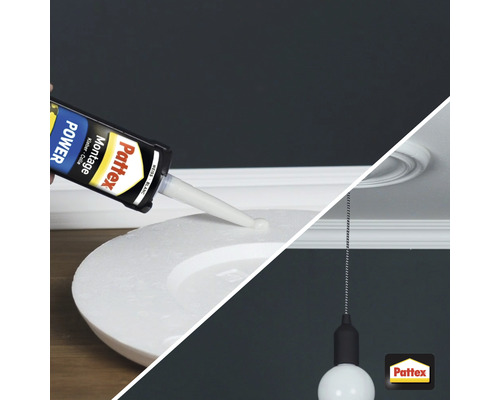 De la colle de montage est appliquée sur une rosace de plafond en polystyrène, tandis qu''une lampe est suspendue au plafond.