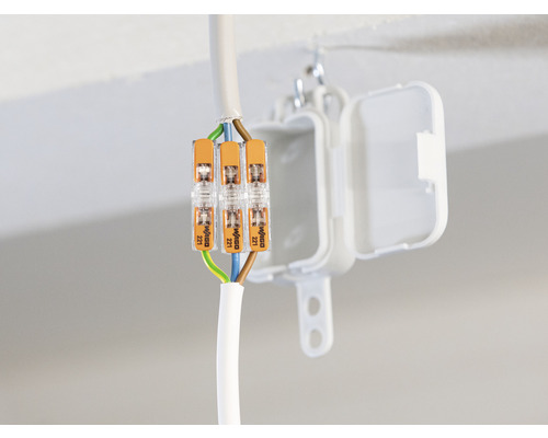 Installationsklemmen mit einem Verteilerkasten und einer elektrischen Leitung