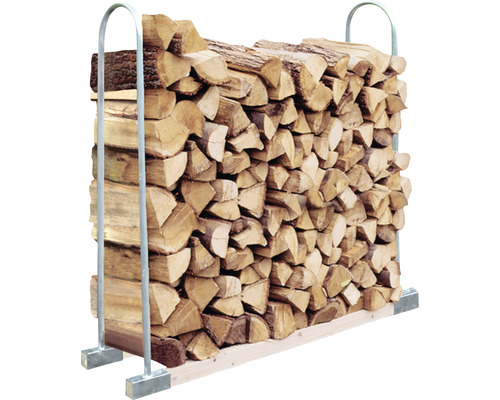 Étagère à bois remplie de bûches