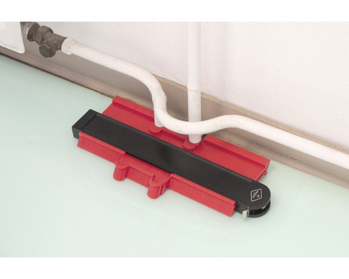 Gabarit de contour pour le transfert de formes sur les tuyaux de chauffage