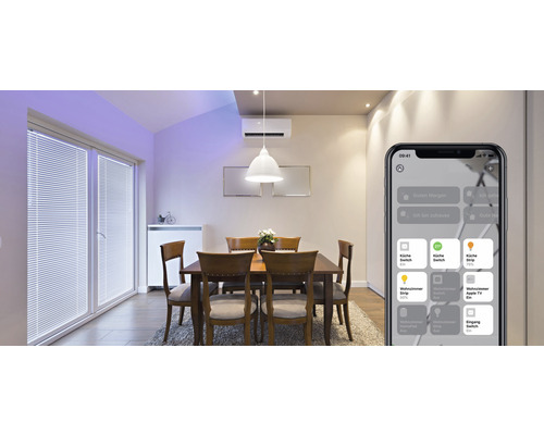Salle à manger avec table, chaises, stores et application smartphone pour contrôler l''éclairage