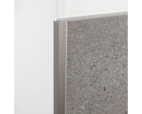 Fliesenabschlussprofil an einer Wand