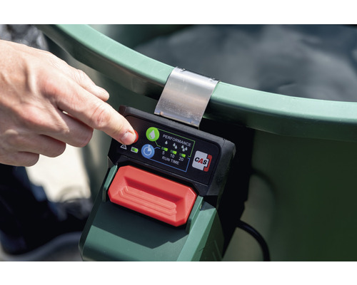 Vue détaillée d''une commande électronique pour une pompe d''arrosage de jardin avec commande correspondante