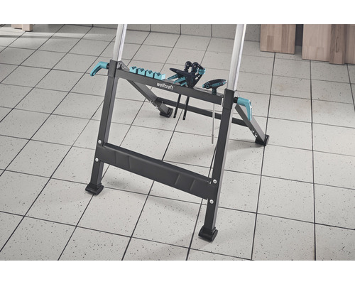 Werkbank von Wolfcraft auf Fliesenboden