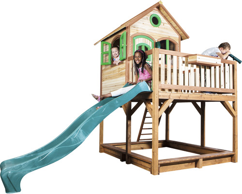 Cabane de jeu avec toboggan et bac à sable pour enfants dans le jardin