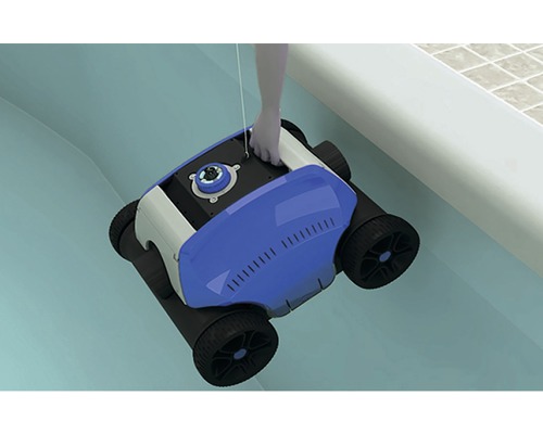 Robot de nettoyage de piscine dans une piscine