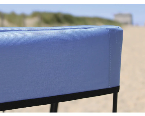 Vue détaillée d''un tabouret de camping avec revêtement