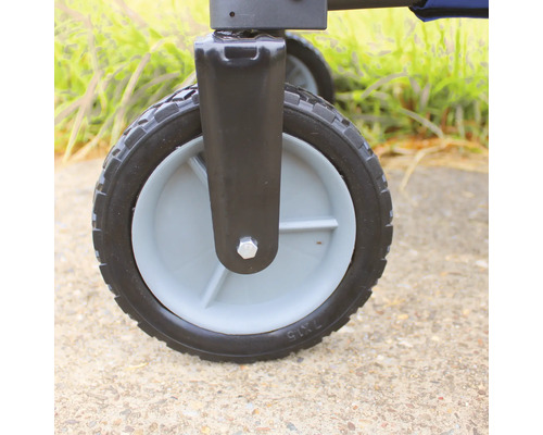 Roue d''une charrette à bras avec pneu et jante