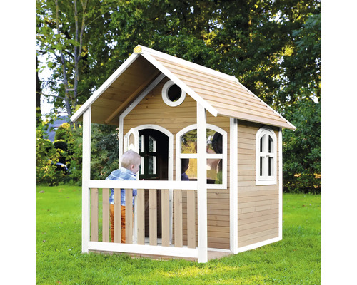 Maisonnette en bois avec véranda dans le jardin