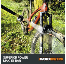 Ein Mountainbike wird mit einem Hochdruckreiniger gereinigt. Worx Nitro Logo.