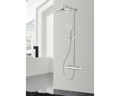 Duschsystem mit Kopf- und Handbrause im Badezimmer