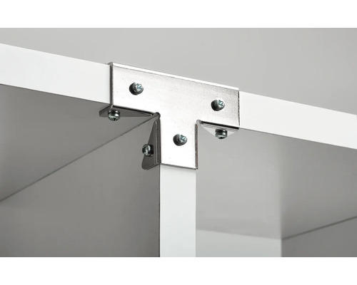 Detailansicht einer T-Eckverbindung aus Metall mit Schrauben an einem Regal