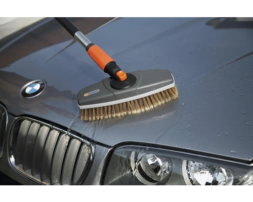 Gardena Waschbürste mit Wasseranschluss zur Autowäsche