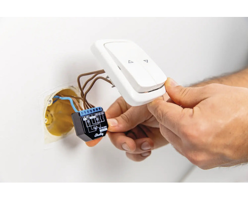 Installation eines Smart Home Schalters mit Shelly Relais an der Wand