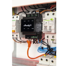 Compteur d''énergie Shelly 3 dans le boîtier de distribution avec connexion réseau