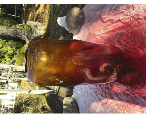 Grand vase en verre brun pour la décoration