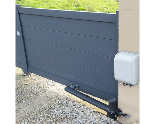 Portail de jardin automatisé avec motorisation de portail et boîtier de commande