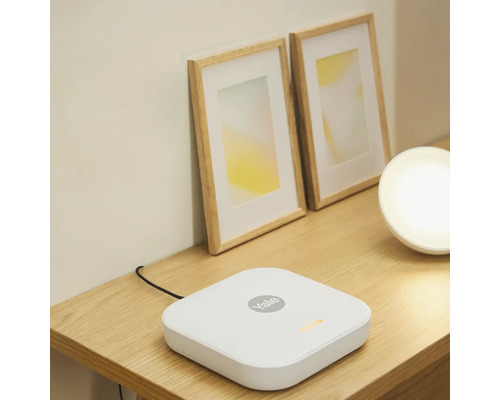 Yale Logo auf einer Basisstation für Smart Home Systeme
