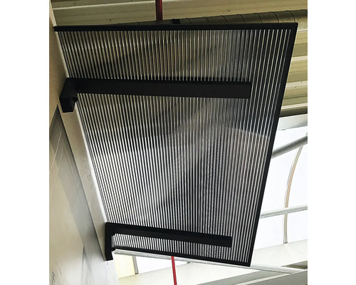 Store à lamelles avec supports pour montage mural