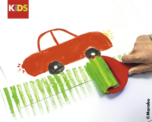 Outil de peinture avec rouleau éponge et exemple d''image avec voiture et prairie