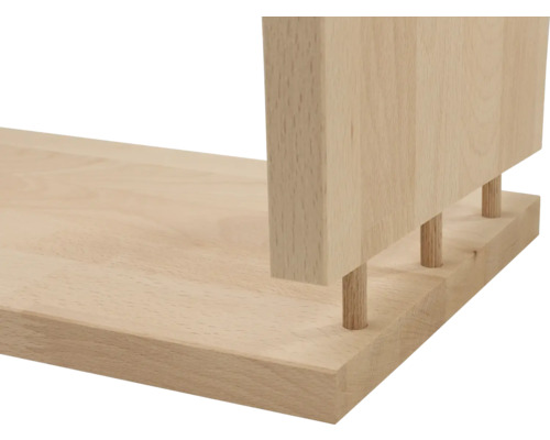 Detailansicht einer Holzplatte mit Dübelverbindung