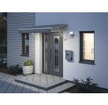 Eingangsbereich eines Hauses mit Vordach, Haustür und Briefkasten.