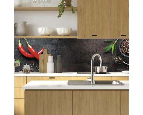 Küchenrückwand mit Chili- und Gewürzmuster