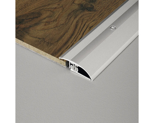 Profilé de sol en métal entre deux revêtements de sol