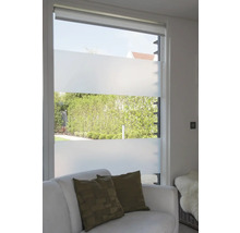 Fenster mit Milchglasfolie für Sichtschutz und Tageslicht