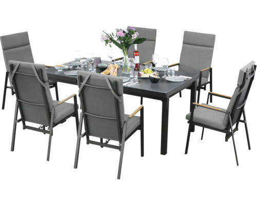 Esstischgruppe mit sechs Stühlen und Geschirr für den Aussenbereich