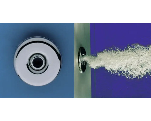 Deux jets d''eau couleur chrome pour baignoires, dont un avec jet d''eau.
