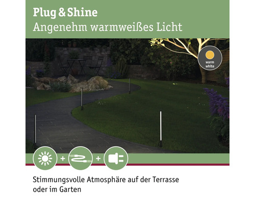 Beleuchteter Gartenweg mit warmweissem Licht