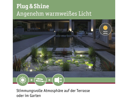 Beleuchteter Gartenteich mit warmweissem Licht