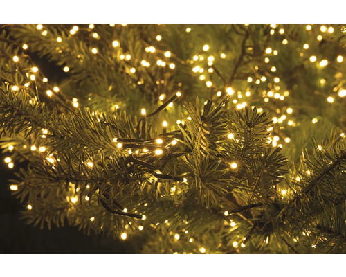 Sapin de Noël avec guirlande lumineuse LED