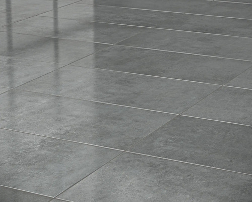Sol carrelé en céramique