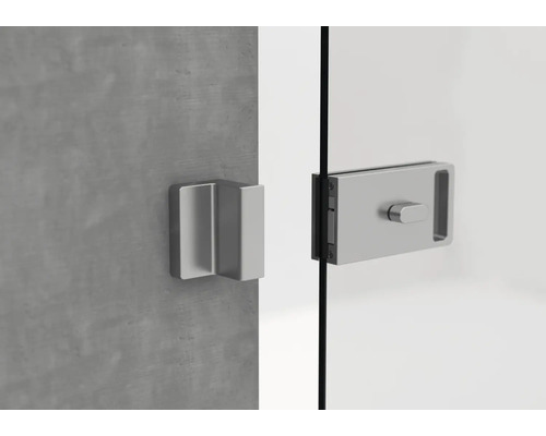 Gros plan d''une serrure de douche en verre avec poignée