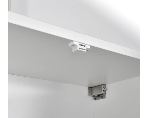 Aménagement intérieur d''armoire avec loquet magnétique et charnière