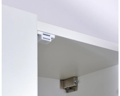 Armoire blanche avec fermeture magnétique