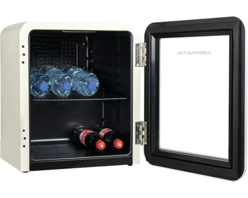 Mini-réfrigérateur avec boissons et porte ouverte