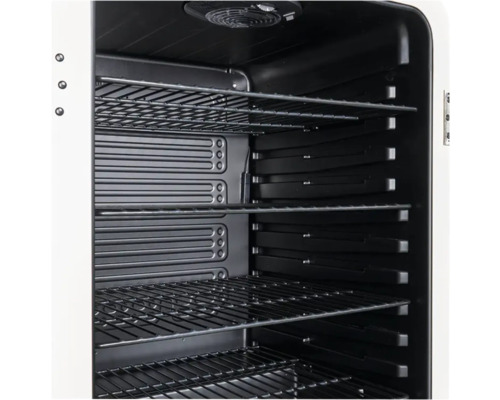 Innenansicht eines Getränkekühlschranks mit Gitterablagen