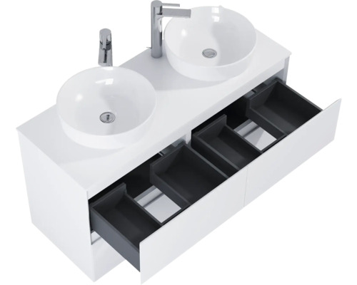 Meuble-lavabo avec deux vasques et tiroirs ouverts pour salle de bain
