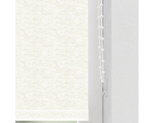 Textile Rollo mit Kettenzug am Fenster