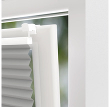 Detailansicht eines Plissees am Fenster