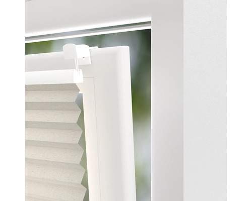 Detailansicht einer Fensterjalousie am Fenster