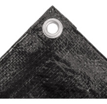 Detail einer schwarzen Gewebeplane mit Öse