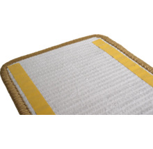 Rückseite einer Teppichstufenmatte mit Klebestreifen