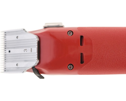 Rote Haarschneidemaschine mit 3 Millimeter Schnittlänge