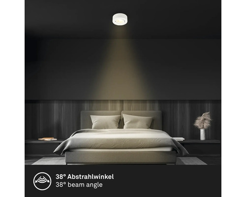 Schlafzimmer mit Deckenleuchte und 38 Grad Abstrahlwinkel