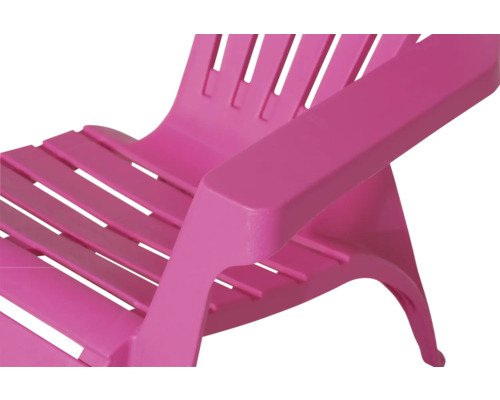 Detailansicht eines pinkfarbenen Adirondack-Stuhls aus Kunststoff