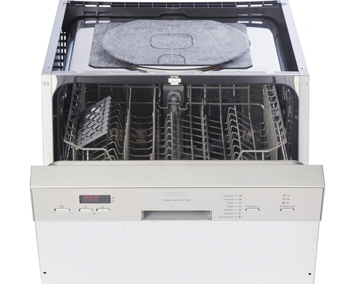 Lave-vaisselle ouvert avec panier à vaisselle